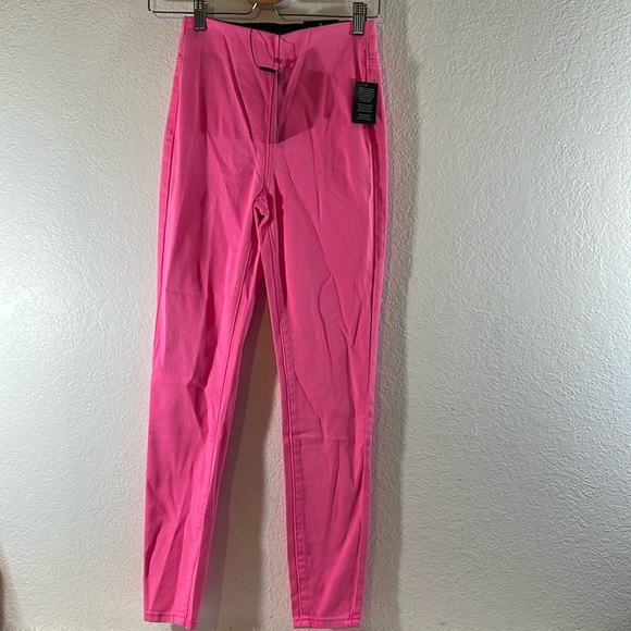 FASHION NOVA Pull On No Gap Stretch Color Skinny Jeans Hot Pink Size 1 NEW - Picture 3 of 12